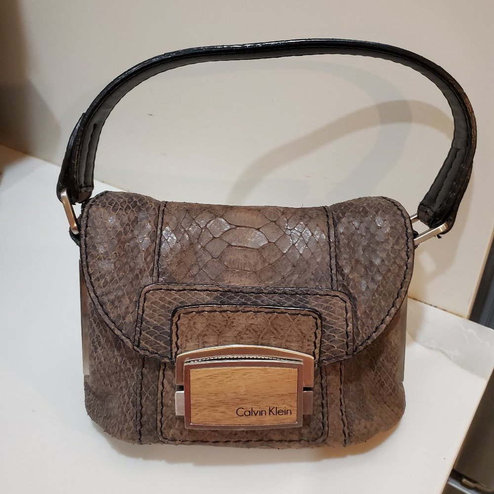 Sweet little Calvin Klein purse - leather